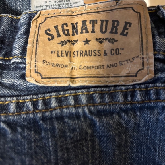 Levi Signature Regular Traditional 38x32 Denim Jeans - Picture 3 of 4